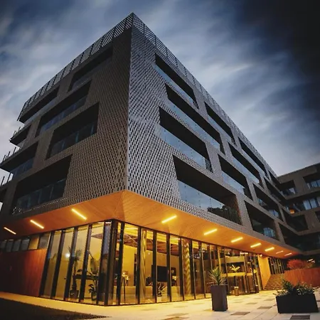 Grano Aparthotel 4*